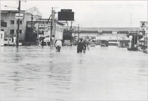 天川の氾濫で浸水した高砂市内（高砂市中筋付近）