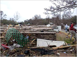 図：海岸近くの民家の破壊