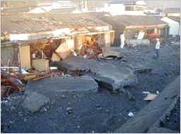 図：倒壊・流出した堤防